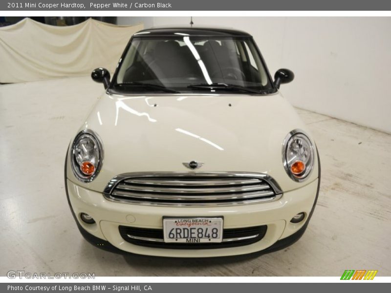Pepper White / Carbon Black 2011 Mini Cooper Hardtop