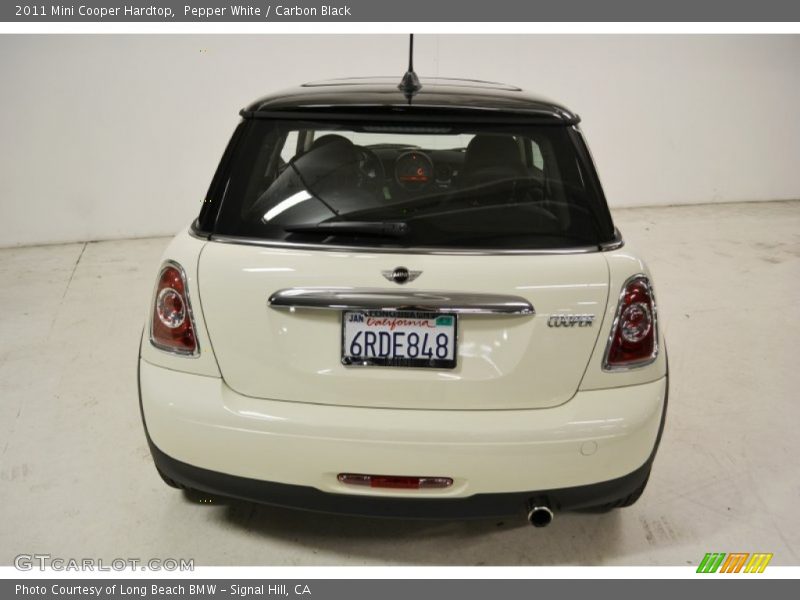 Pepper White / Carbon Black 2011 Mini Cooper Hardtop