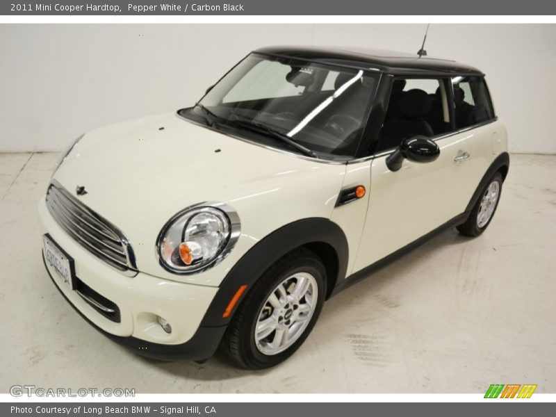 Pepper White / Carbon Black 2011 Mini Cooper Hardtop
