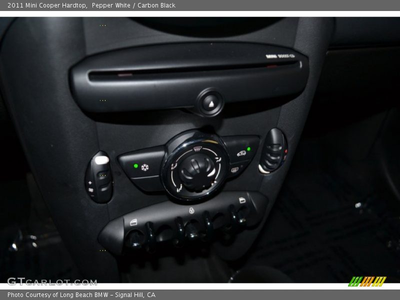 Pepper White / Carbon Black 2011 Mini Cooper Hardtop
