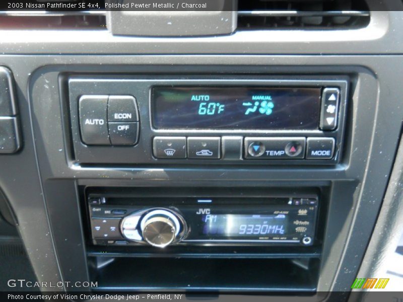 Polished Pewter Metallic / Charcoal 2003 Nissan Pathfinder SE 4x4