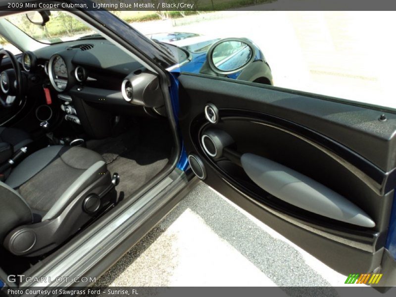 Lightning Blue Metallic / Black/Grey 2009 Mini Cooper Clubman