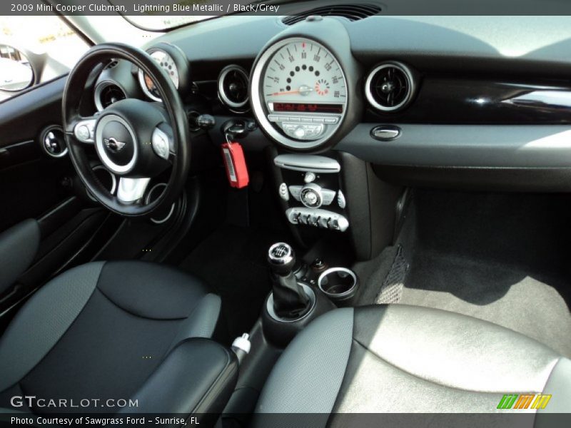 Lightning Blue Metallic / Black/Grey 2009 Mini Cooper Clubman