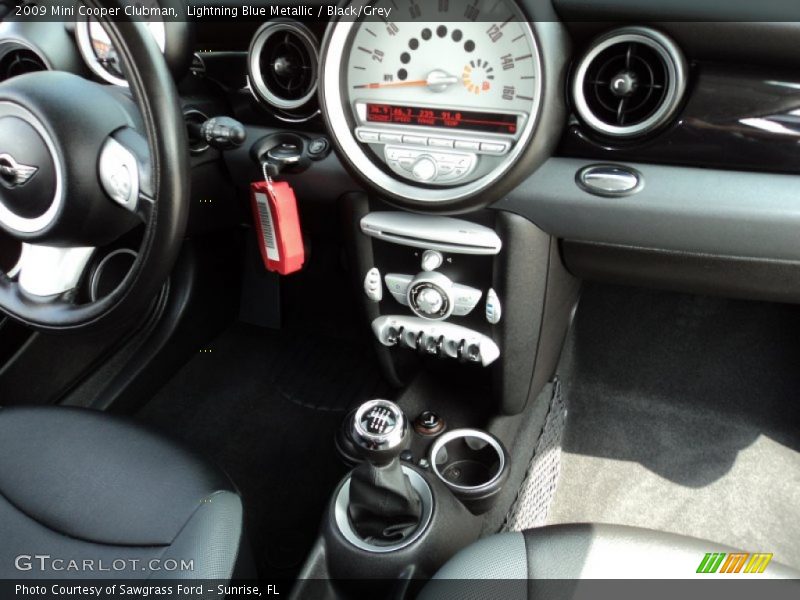 Lightning Blue Metallic / Black/Grey 2009 Mini Cooper Clubman
