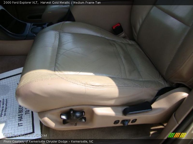 Harvest Gold Metallic / Medium Prairie Tan 2000 Ford Explorer XLT