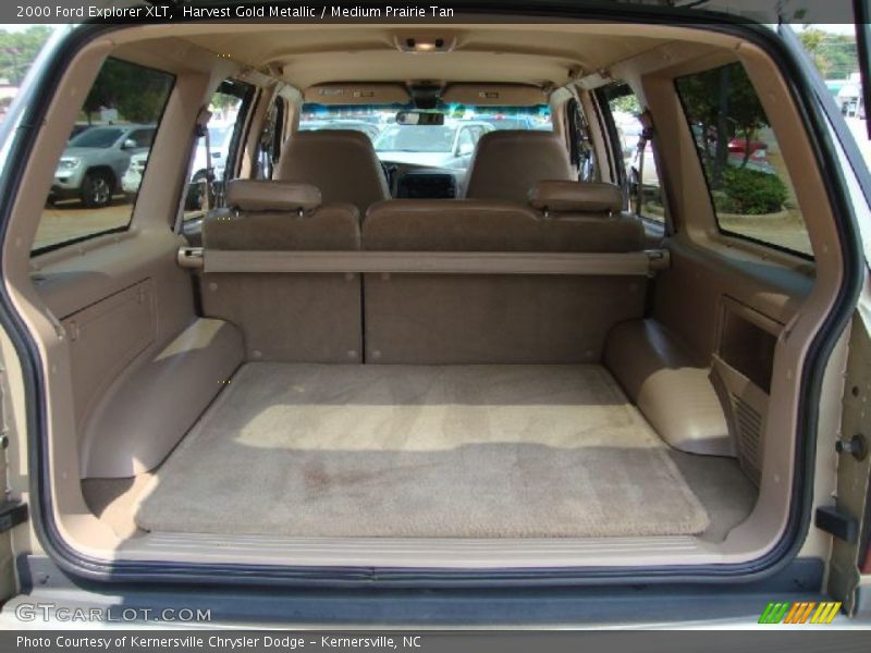Harvest Gold Metallic / Medium Prairie Tan 2000 Ford Explorer XLT