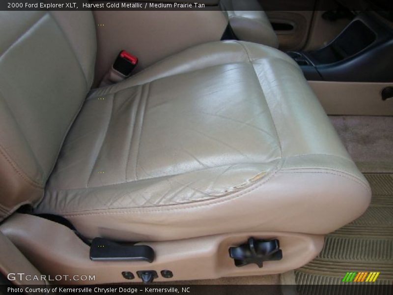 Harvest Gold Metallic / Medium Prairie Tan 2000 Ford Explorer XLT