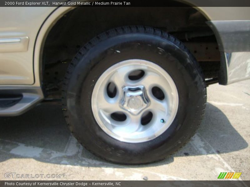 Harvest Gold Metallic / Medium Prairie Tan 2000 Ford Explorer XLT