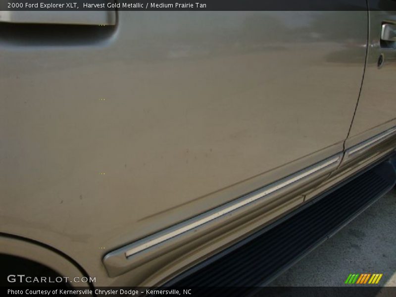 Harvest Gold Metallic / Medium Prairie Tan 2000 Ford Explorer XLT