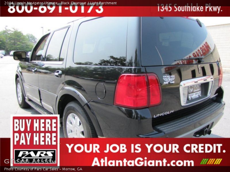 Black Clearcoat / Light Parchment 2004 Lincoln Navigator Ultimate