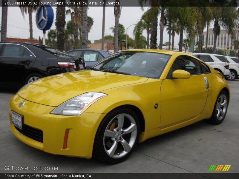 Front 3/4 View of 2005 350Z Touring Coupe