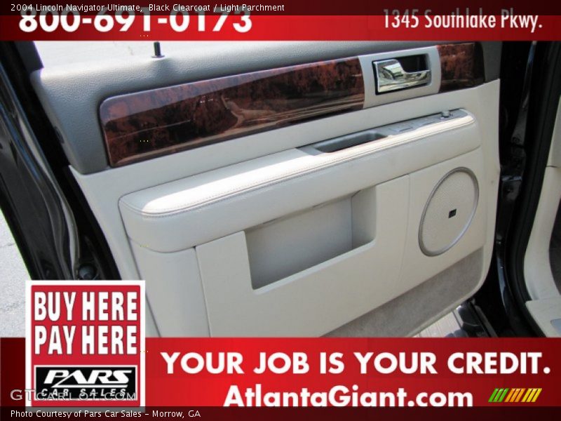 Black Clearcoat / Light Parchment 2004 Lincoln Navigator Ultimate