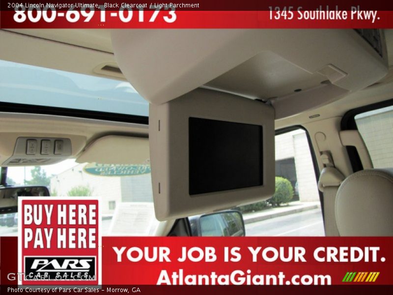 Black Clearcoat / Light Parchment 2004 Lincoln Navigator Ultimate