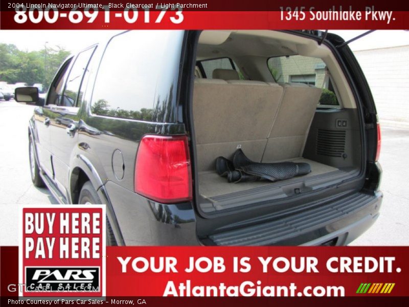 Black Clearcoat / Light Parchment 2004 Lincoln Navigator Ultimate