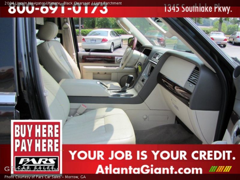 Black Clearcoat / Light Parchment 2004 Lincoln Navigator Ultimate