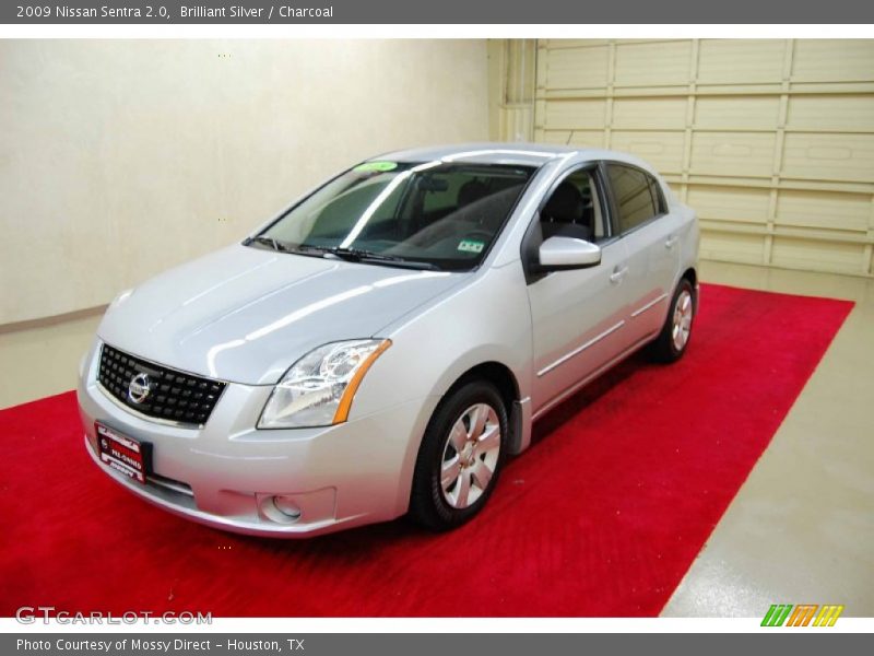 Brilliant Silver / Charcoal 2009 Nissan Sentra 2.0