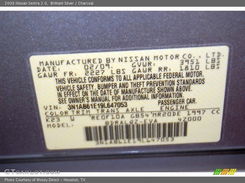 Brilliant Silver / Charcoal 2009 Nissan Sentra 2.0