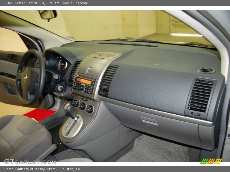 Brilliant Silver / Charcoal 2009 Nissan Sentra 2.0