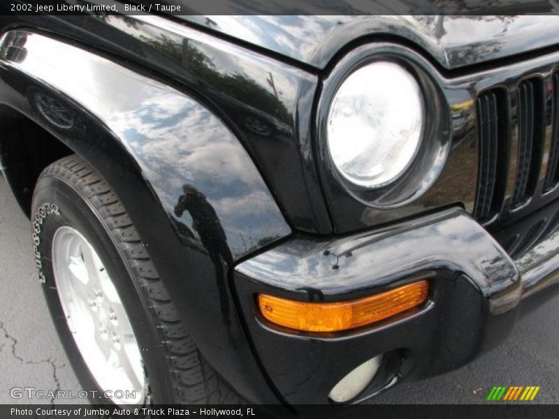Black / Taupe 2002 Jeep Liberty Limited