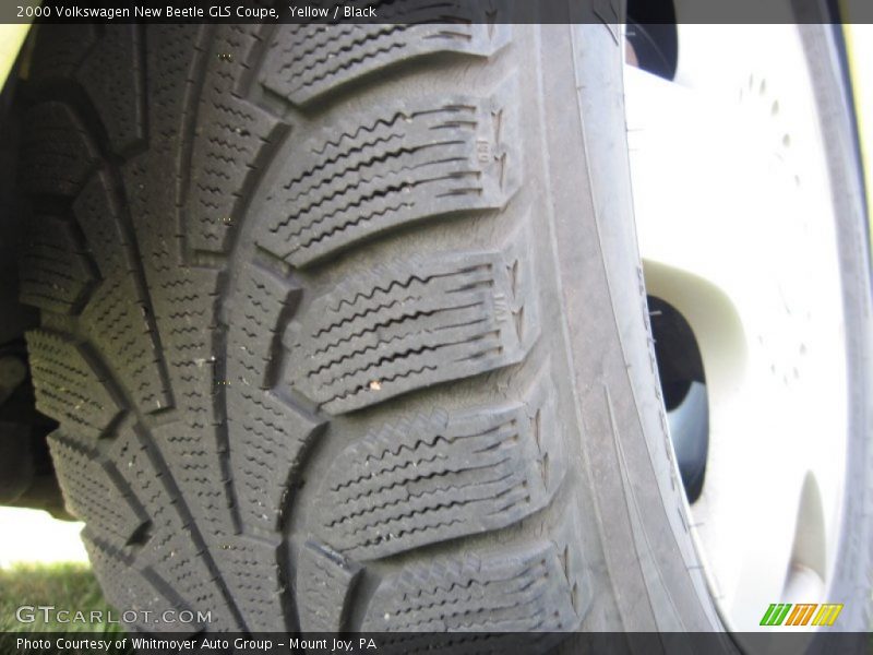 Yellow / Black 2000 Volkswagen New Beetle GLS Coupe