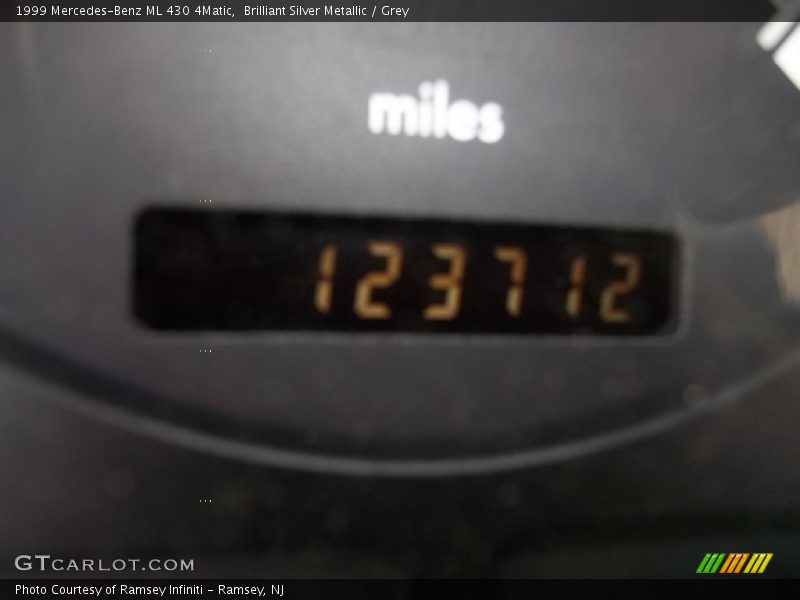 Brilliant Silver Metallic / Grey 1999 Mercedes-Benz ML 430 4Matic