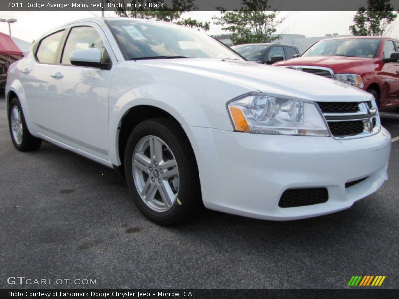 Bright White / Black 2011 Dodge Avenger Mainstreet
