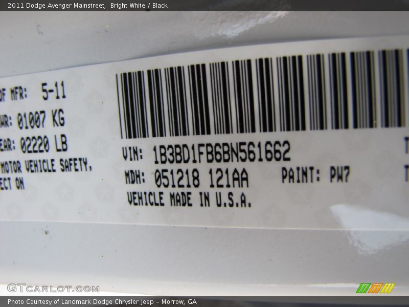Bright White / Black 2011 Dodge Avenger Mainstreet