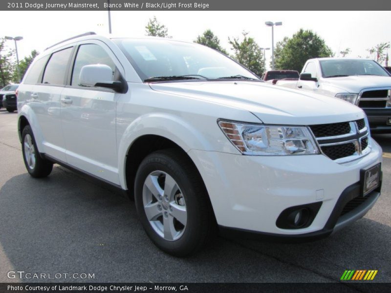 Bianco White / Black/Light Frost Beige 2011 Dodge Journey Mainstreet