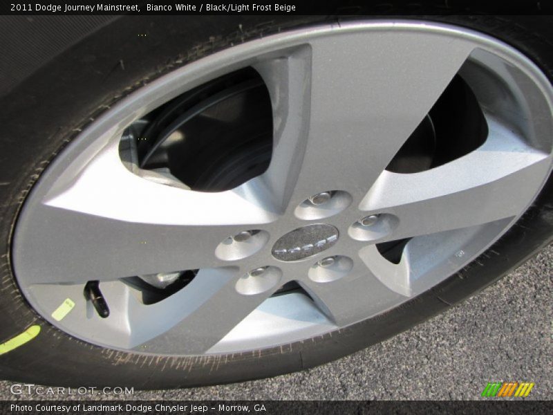 Bianco White / Black/Light Frost Beige 2011 Dodge Journey Mainstreet