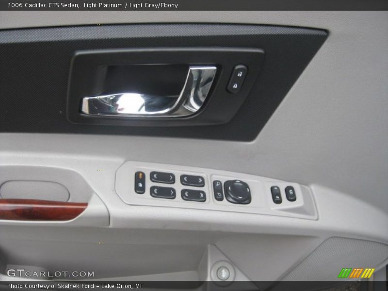 Light Platinum / Light Gray/Ebony 2006 Cadillac CTS Sedan