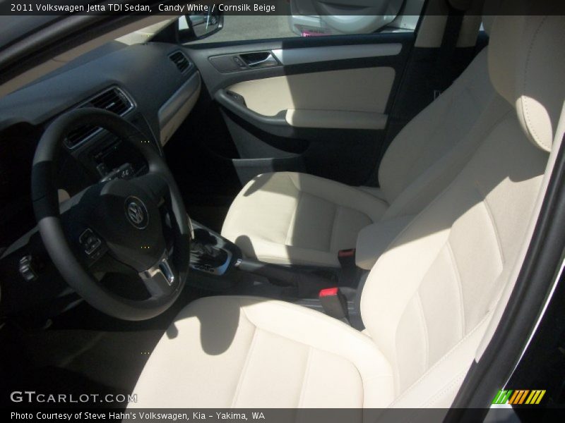 Candy White / Cornsilk Beige 2011 Volkswagen Jetta TDI Sedan