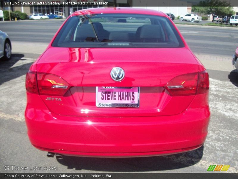 Tornado Red / Titan Black 2011 Volkswagen Jetta S Sedan