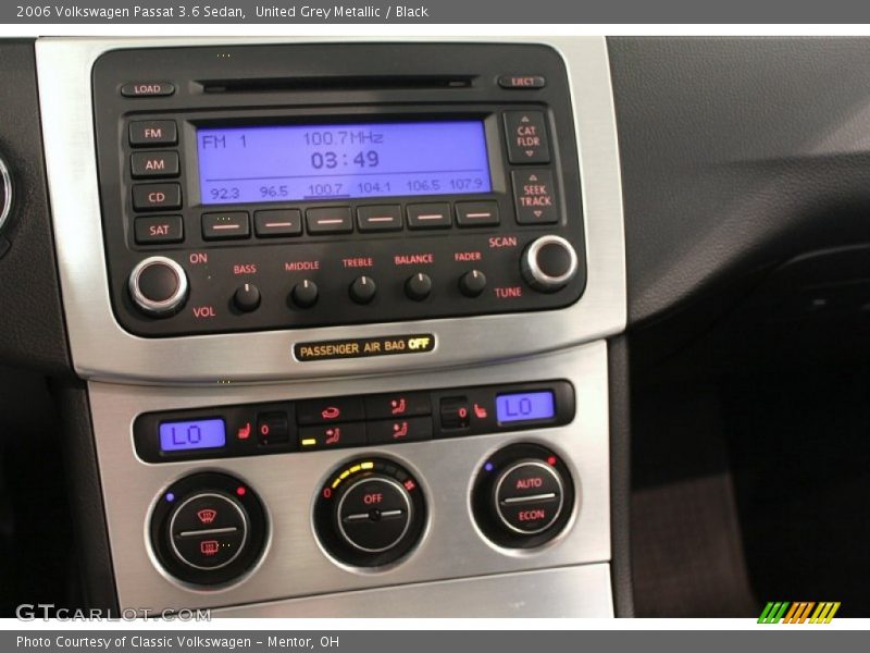 Controls of 2006 Passat 3.6 Sedan