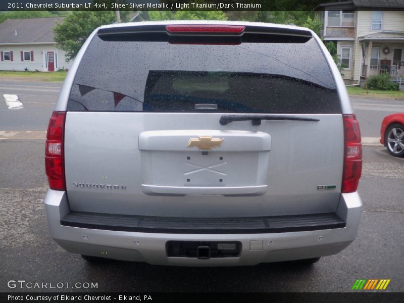 Sheer Silver Metallic / Light Titanium/Dark Titanium 2011 Chevrolet Suburban LT 4x4