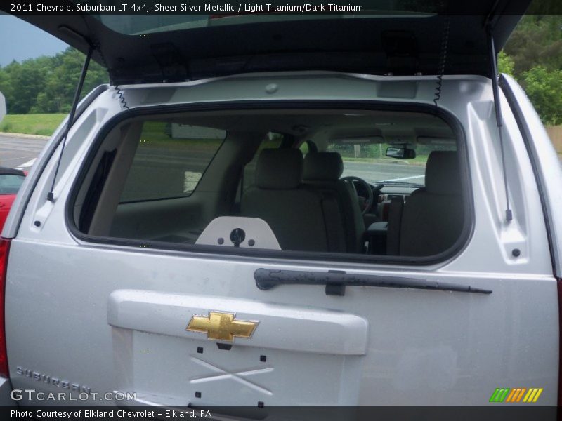 Sheer Silver Metallic / Light Titanium/Dark Titanium 2011 Chevrolet Suburban LT 4x4