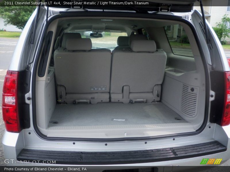 Sheer Silver Metallic / Light Titanium/Dark Titanium 2011 Chevrolet Suburban LT 4x4
