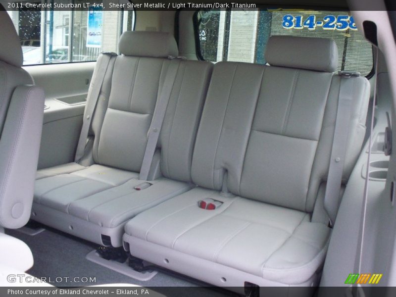 Sheer Silver Metallic / Light Titanium/Dark Titanium 2011 Chevrolet Suburban LT 4x4
