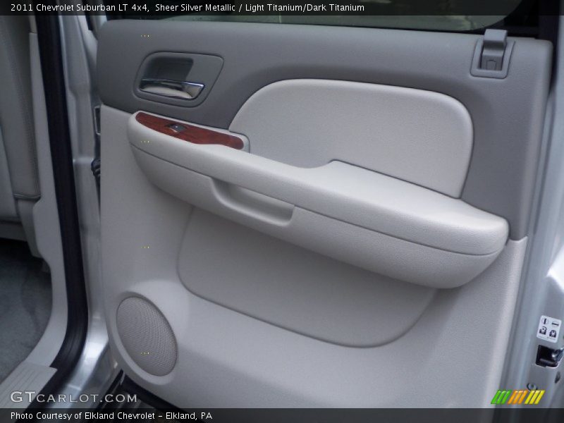Sheer Silver Metallic / Light Titanium/Dark Titanium 2011 Chevrolet Suburban LT 4x4