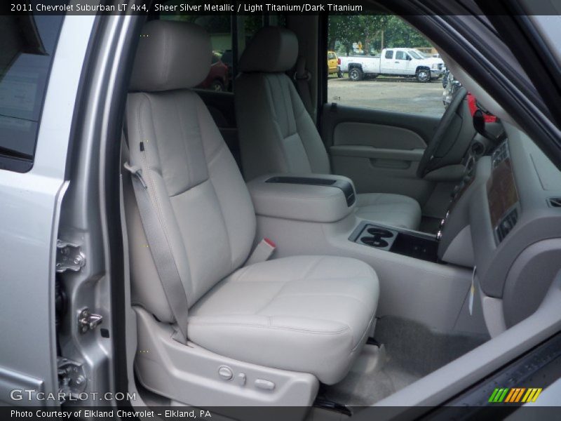 Sheer Silver Metallic / Light Titanium/Dark Titanium 2011 Chevrolet Suburban LT 4x4