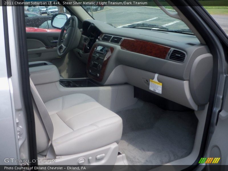Sheer Silver Metallic / Light Titanium/Dark Titanium 2011 Chevrolet Suburban LT 4x4