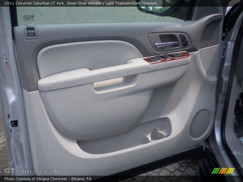 Sheer Silver Metallic / Light Titanium/Dark Titanium 2011 Chevrolet Suburban LT 4x4