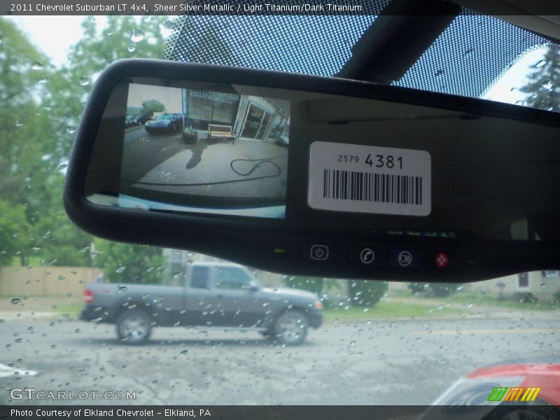 Sheer Silver Metallic / Light Titanium/Dark Titanium 2011 Chevrolet Suburban LT 4x4