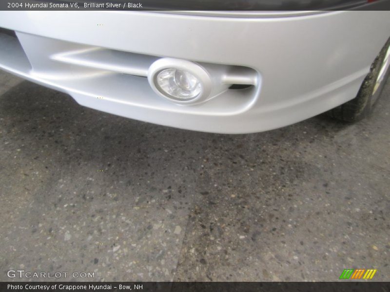 Brilliant Silver / Black 2004 Hyundai Sonata V6
