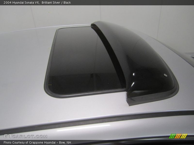 Brilliant Silver / Black 2004 Hyundai Sonata V6