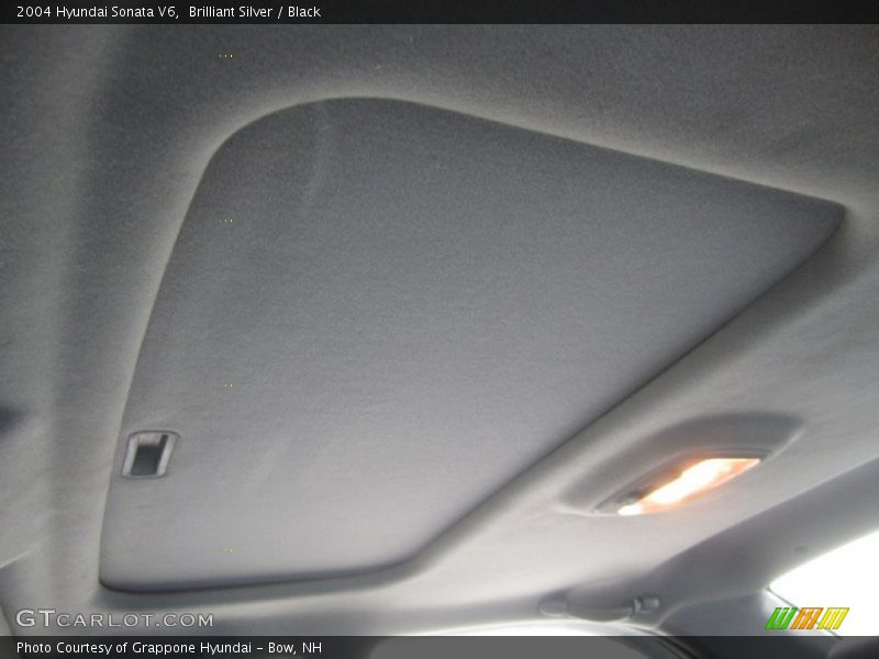 Brilliant Silver / Black 2004 Hyundai Sonata V6