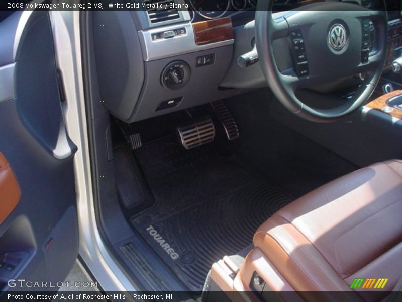 White Gold Metallic / Sienna 2008 Volkswagen Touareg 2 V8