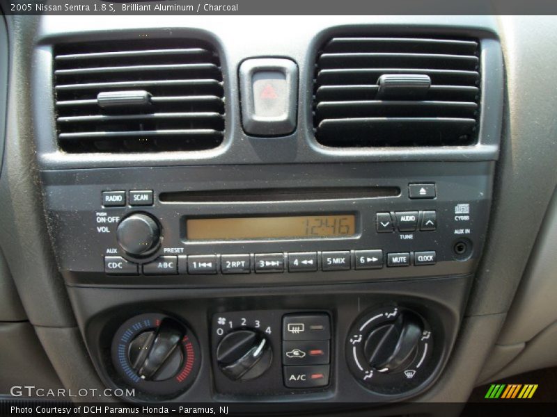 Brilliant Aluminum / Charcoal 2005 Nissan Sentra 1.8 S
