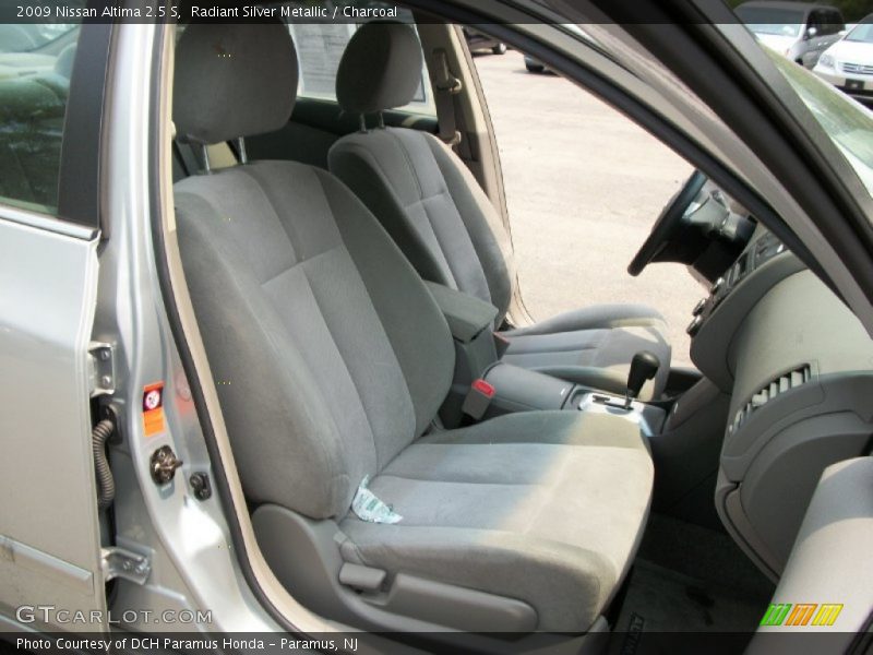Radiant Silver Metallic / Charcoal 2009 Nissan Altima 2.5 S