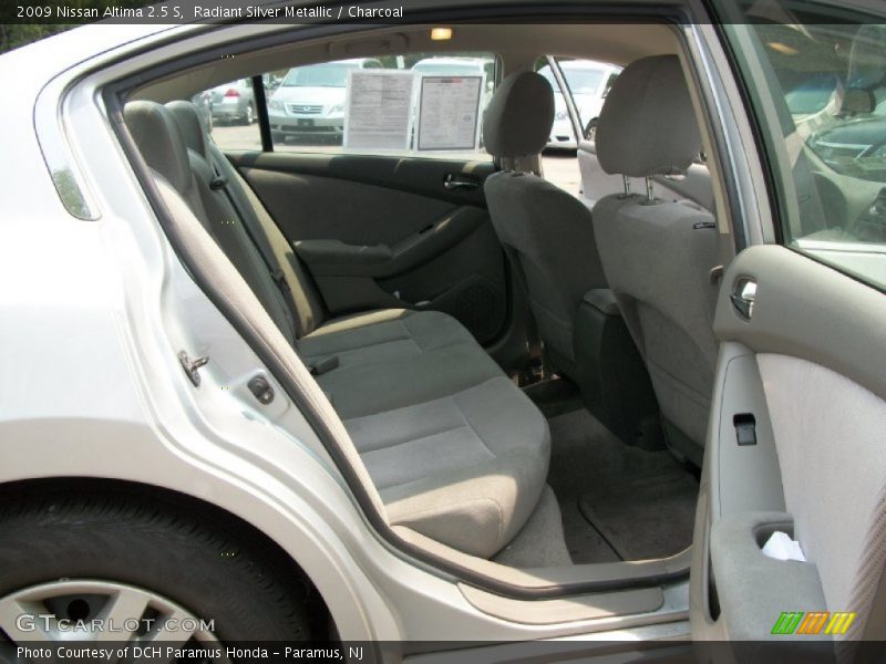 Radiant Silver Metallic / Charcoal 2009 Nissan Altima 2.5 S