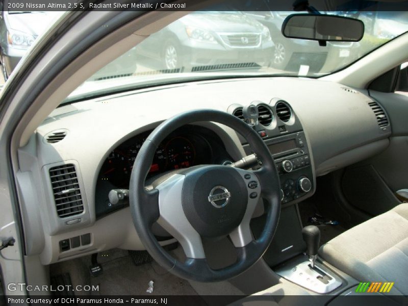 Radiant Silver Metallic / Charcoal 2009 Nissan Altima 2.5 S